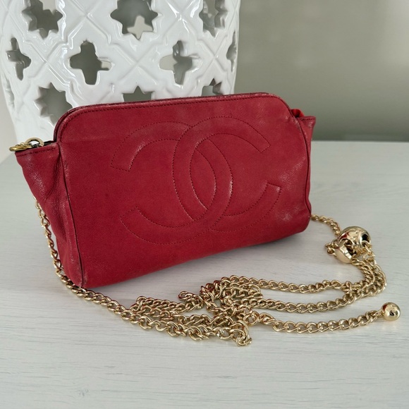 CHANEL Handbags - Chanel Vintage Red Lambskin CC Pouch